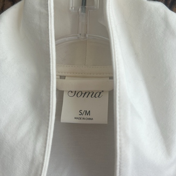 Soma creamy soft robe S/M was a gift is a bit small oh yea pockets too๐๐ธ - Picture 3 of 4